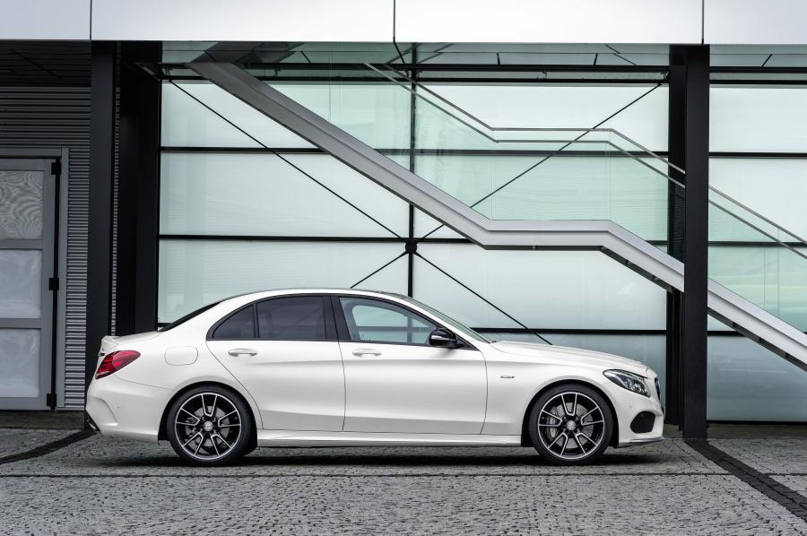  Mercedes-Benz C450 AMG Sport 2015 года  (фото 12 из 31)
